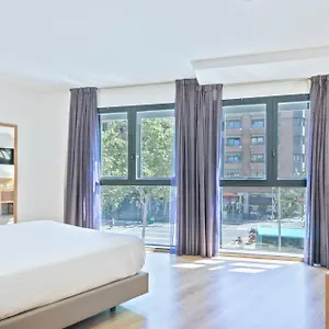 https://azul-barcelona.topbarcelonahotels.com